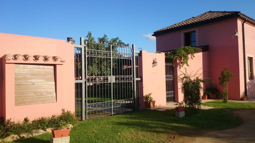 La Corte Dei Rei Aparthotel Castiadas Exterior foto