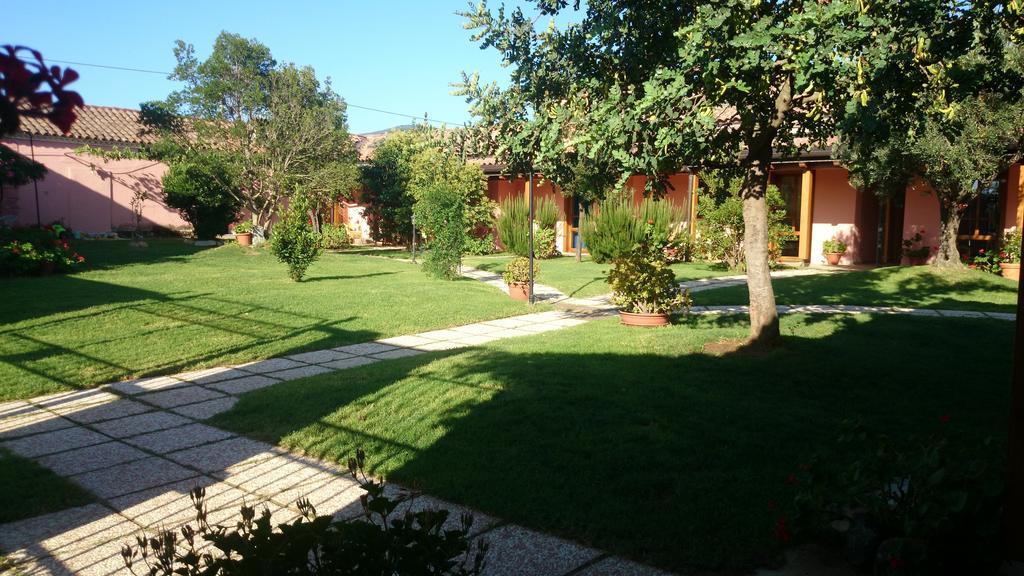 La Corte Dei Rei Aparthotel Castiadas Exterior foto