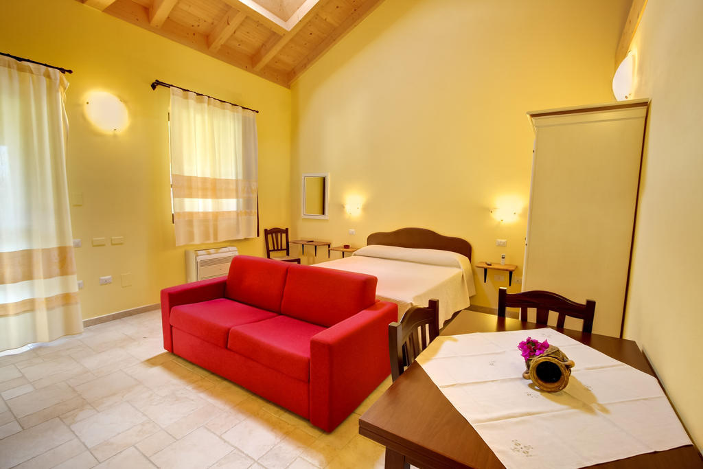 La Corte Dei Rei Aparthotel Castiadas Habitación foto