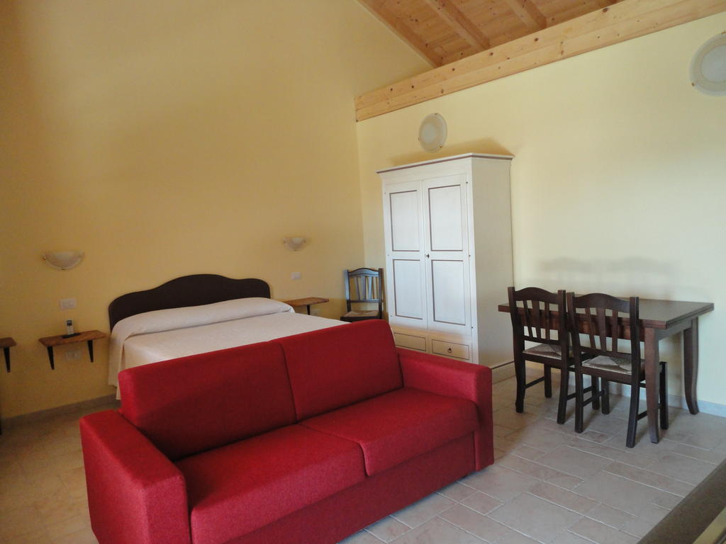 La Corte Dei Rei Aparthotel Castiadas Habitación foto