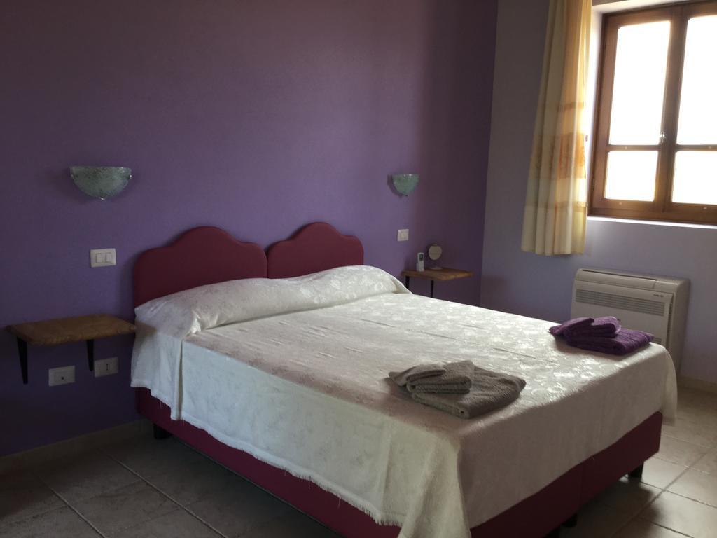 La Corte Dei Rei Aparthotel Castiadas Habitación foto